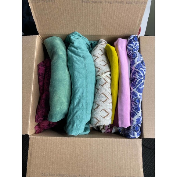 Reseller Mystery Box Women's Clothing Medium to XL - Picture 4 of 6